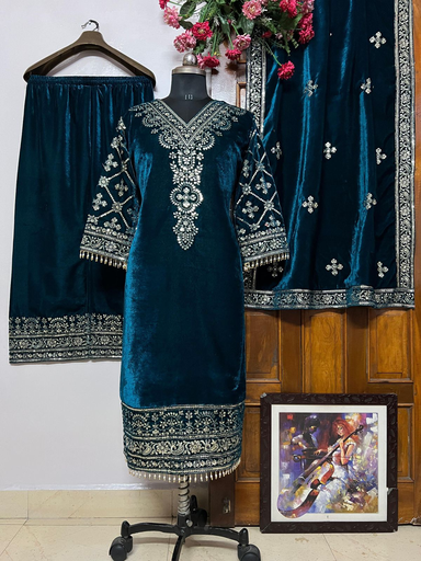 Heavy velvet kurta and set