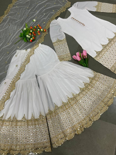Full sleeves potli button geogeous plazzo set